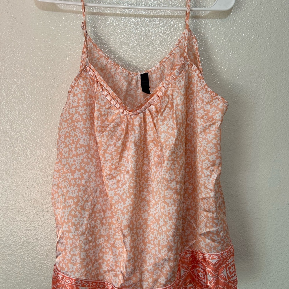 Chic Floral Camisole in Peach